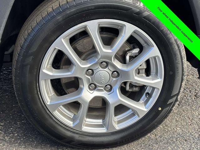 Used 2024 Jeep Compass Latitude image 31