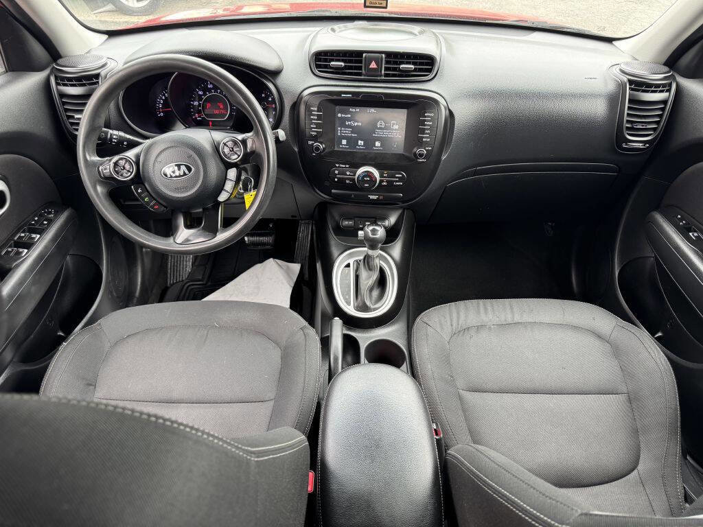 Used 2018 Kia Soul + image 7