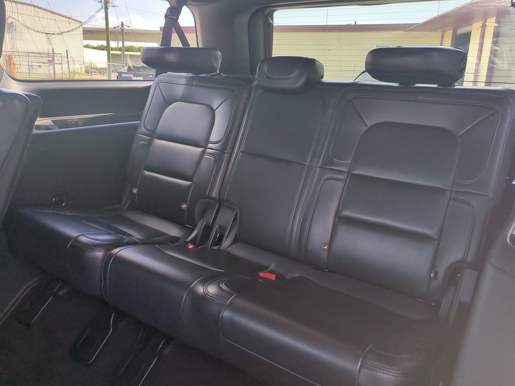 Used 2023 Lincoln Navigator L Reserve image 16