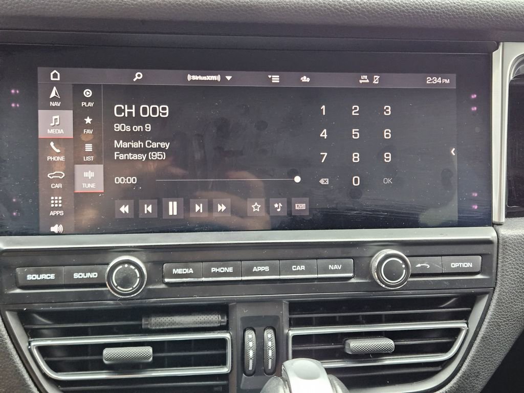 Used 2020 Porsche Macan S image 19