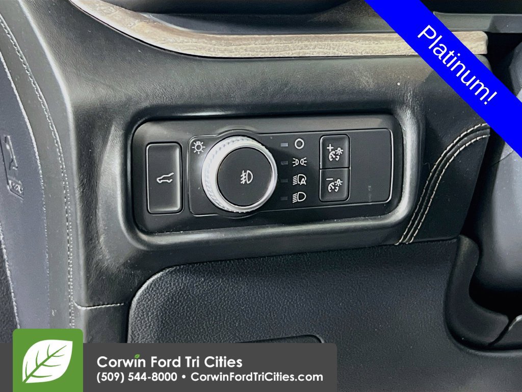 Used 2020 Ford Explorer Platinum w/ Premium Technology Package AWD/4WD image 20