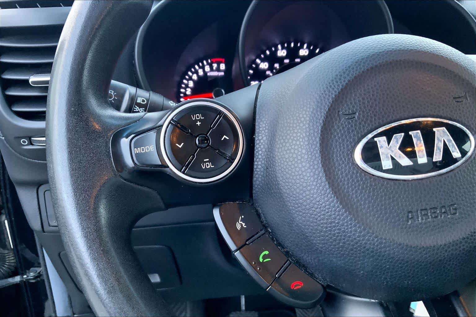 Used 2014 Kia Soul FWD image 21