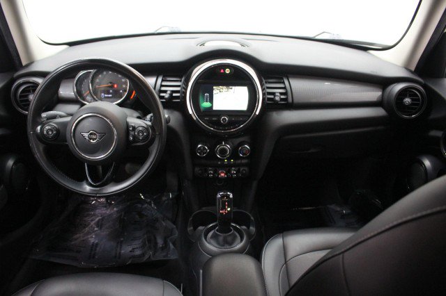 Used 2021 MINI Cooper 4-Door Hardtop w/ Storage Package image 24