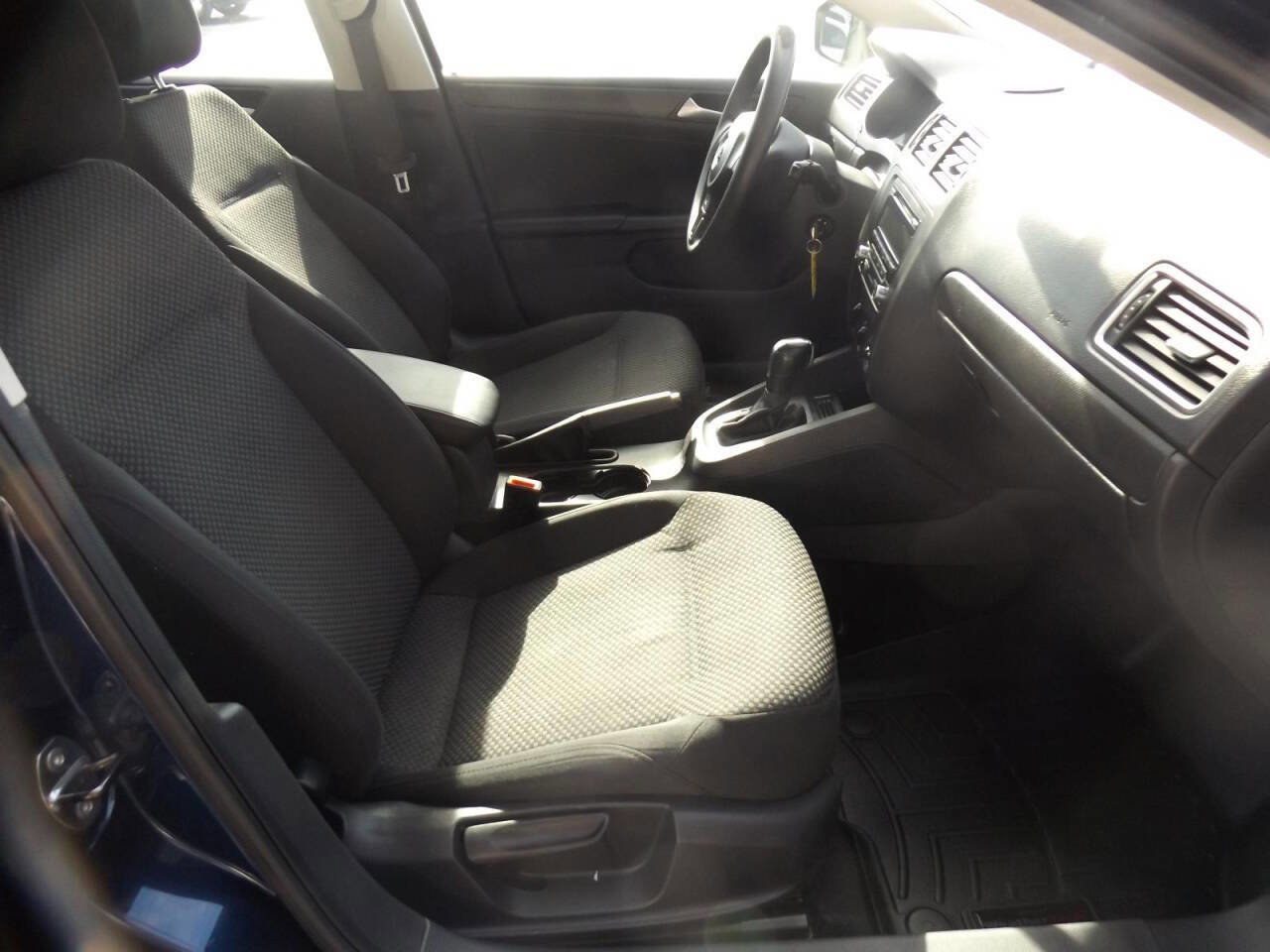 Used 2014 Volkswagen Jetta S FWD image 17