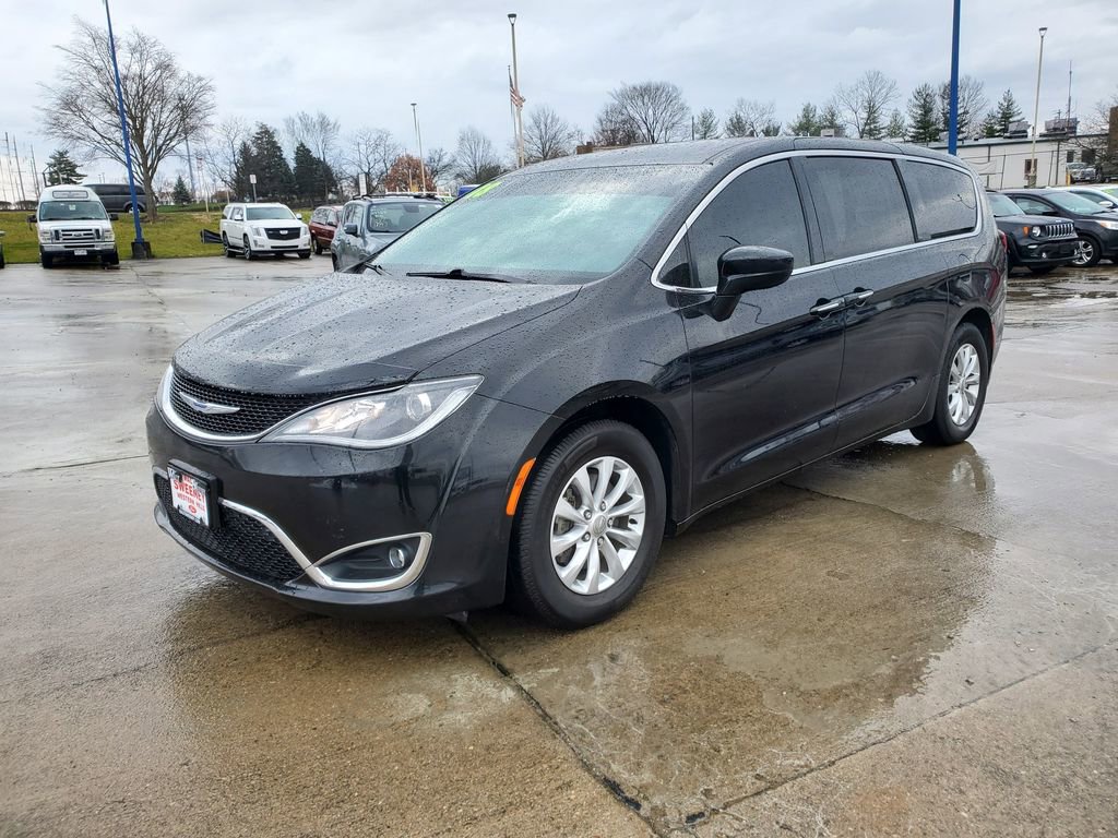 Used 2018 Chrysler Pacifica Touring Plus video 2