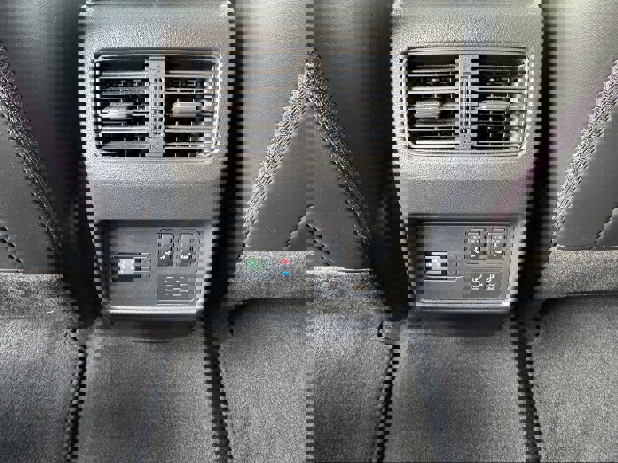 Used 2023 Nissan Rogue Platinum w/ Platinum Premium Package image 10