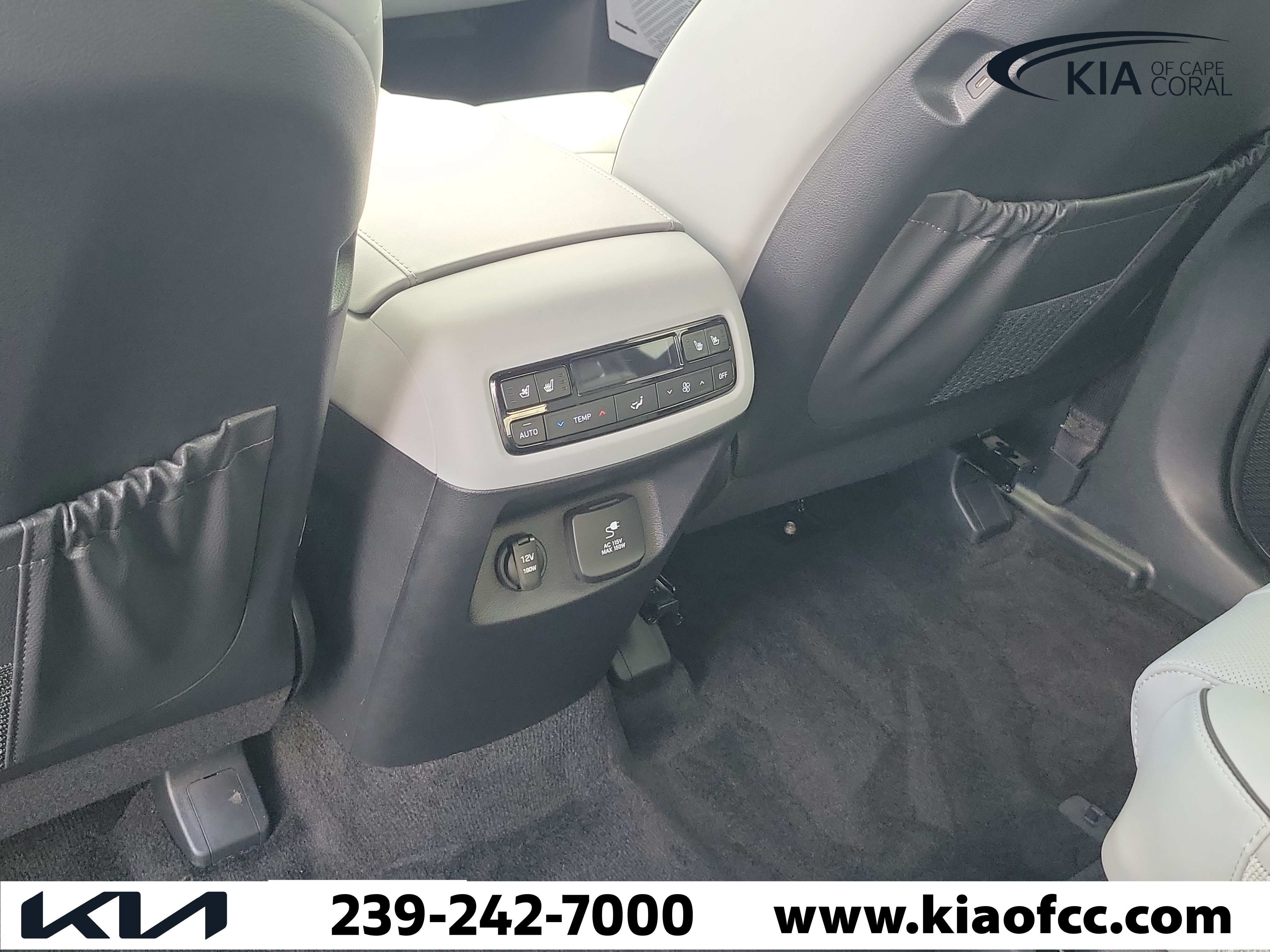 Used 2024 Hyundai Palisade SEL w/ Premium Package FWD image 13