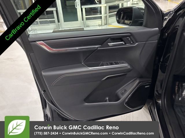 Certified 2025 GMC Acadia Elevation AWD/4WD image 12