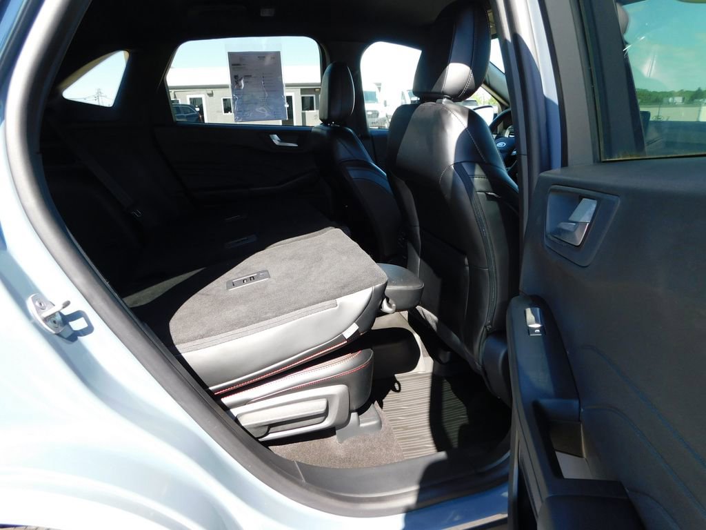Used 2024 Ford Escape ST-Line w/ Tech Pack #1 AWD/4WD image 28