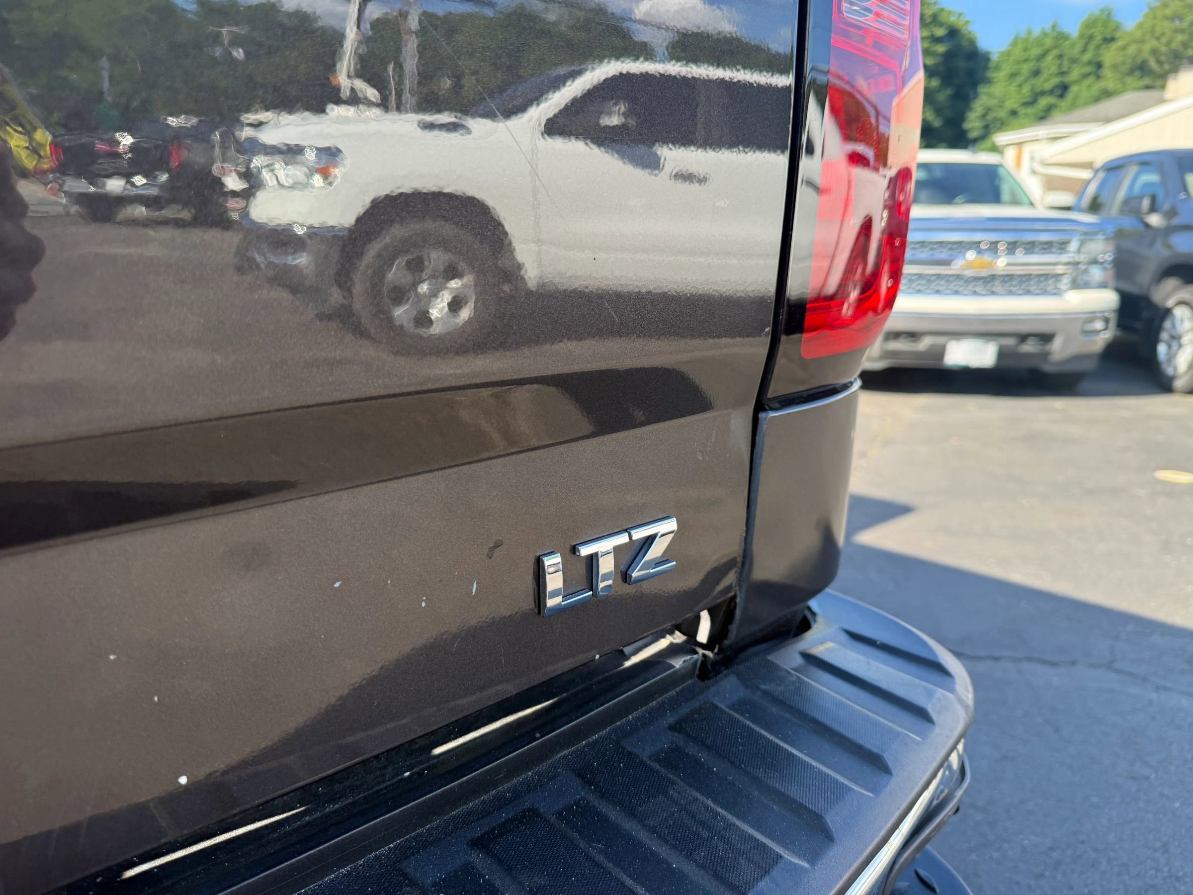 Used 2014 Chevrolet Silverado 1500 LTZ w/ LTZ Plus Package AWD/4WD image 22