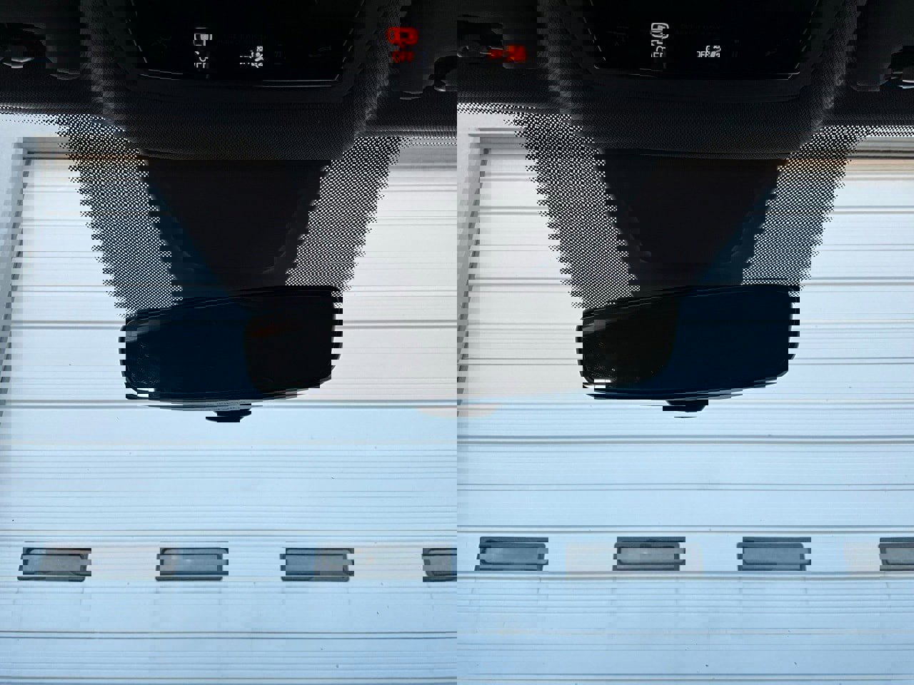 Used 2025 Volkswagen Atlas SE image 19