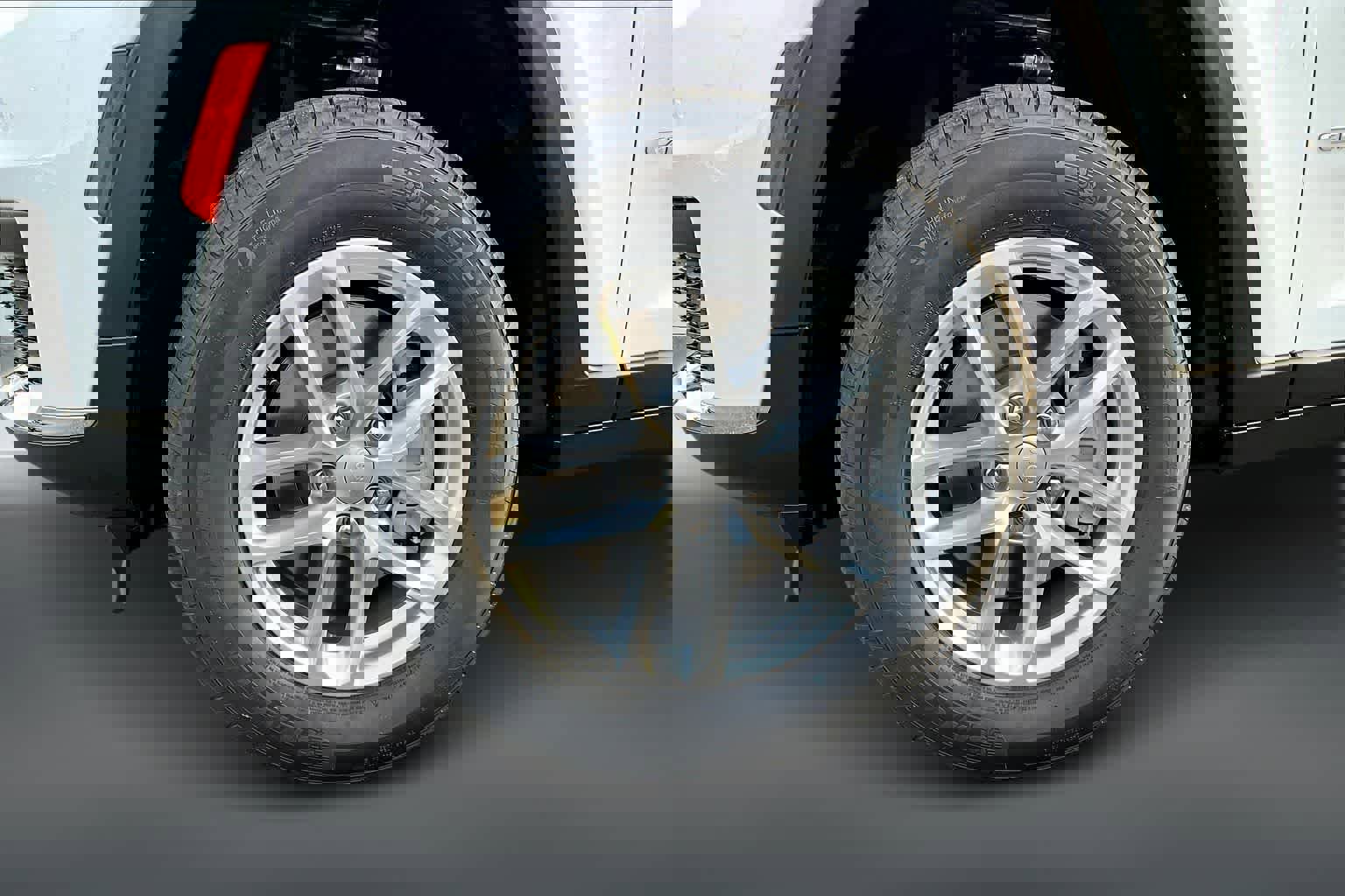 New 2025 Jeep Grand Cherokee L Laredo w/ Luxury Tech Group I image 8