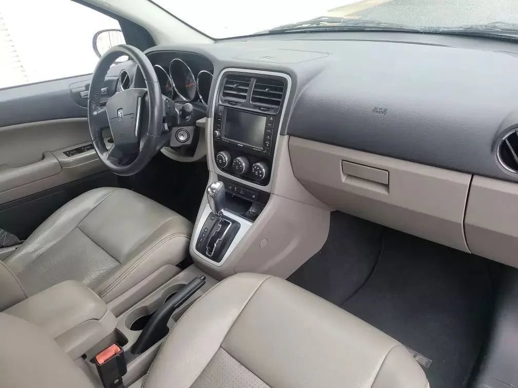 Used 2011 Dodge Caliber Uptown FWD image 18