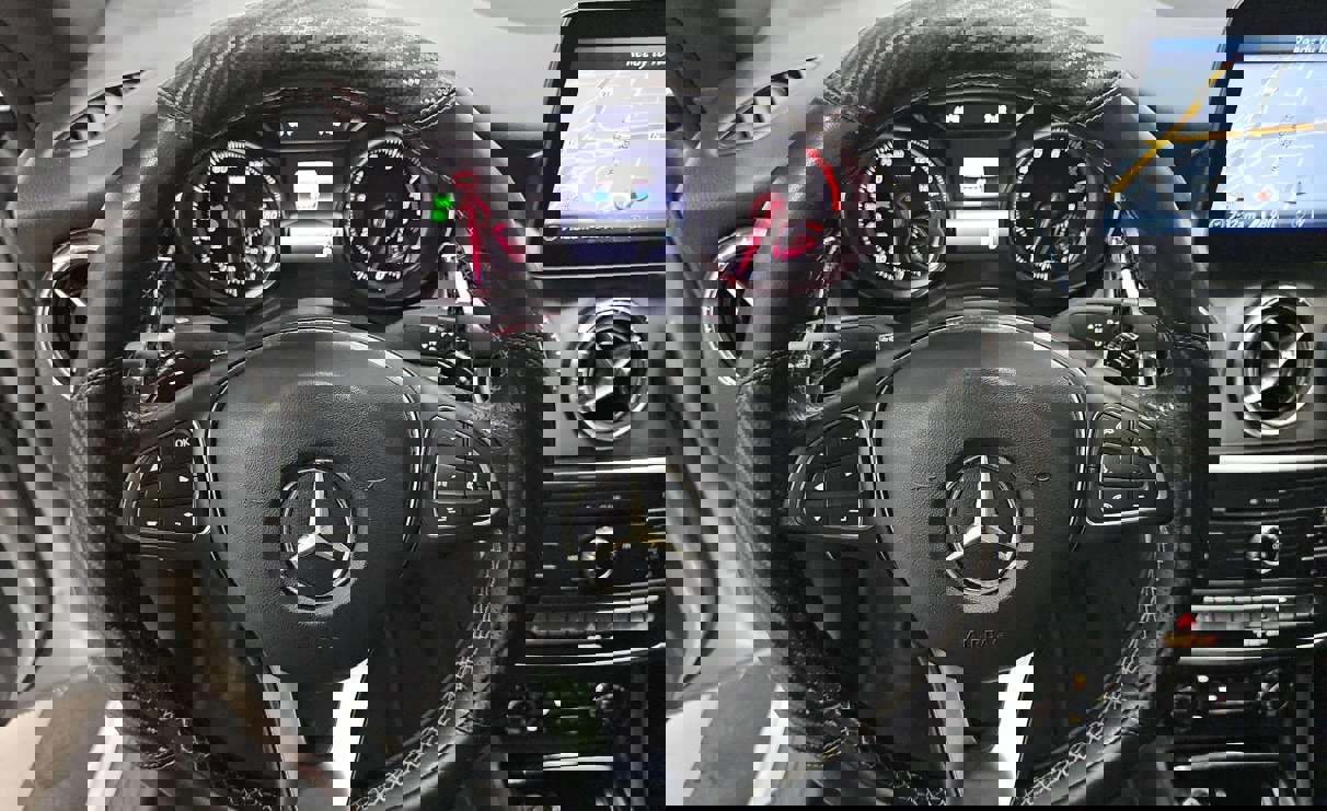 Used 2018 Mercedes-Benz CLA 250 4MATIC image 3