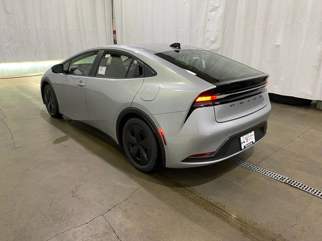 New 2026 Toyota Prius Plug-In Hybrid FWD image 5