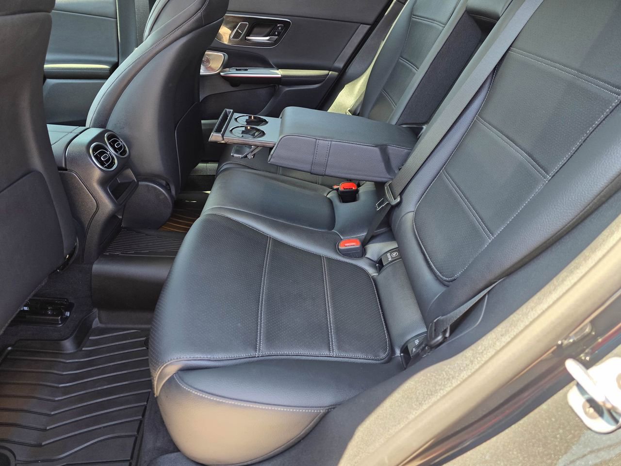 Used 2026 Mercedes-Benz GLC 300 4MATIC image 33