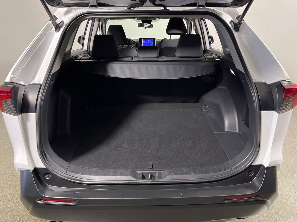 Certified 2025 Toyota RAV4 XLE FWD image 10