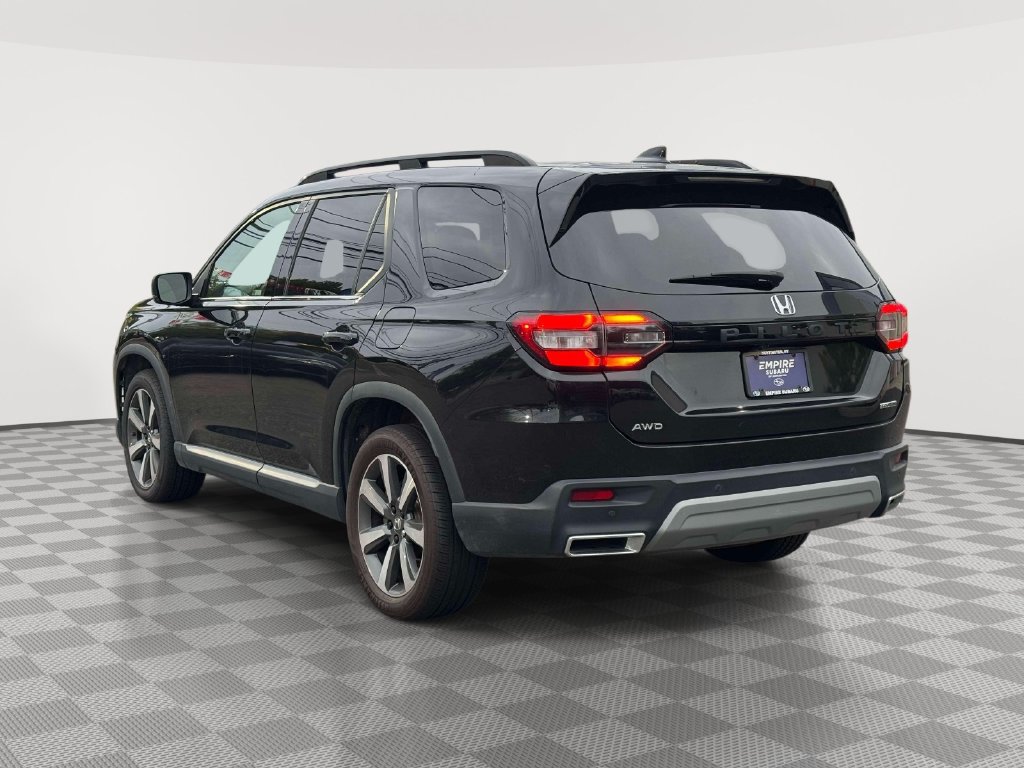 Used 2023 Honda Pilot Touring image 6