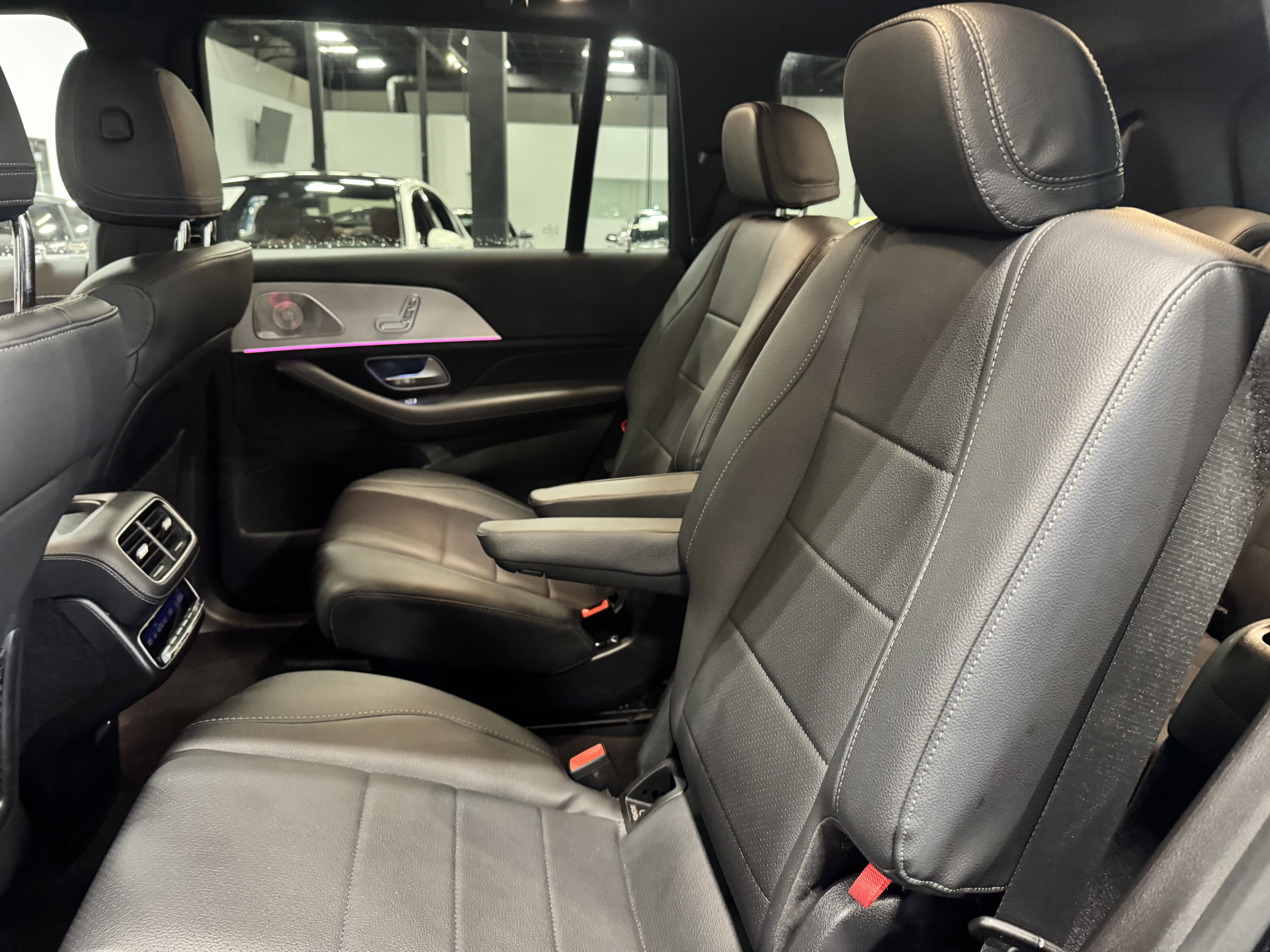 Used 2024 Mercedes-Benz GLS 450 4MATIC image 34