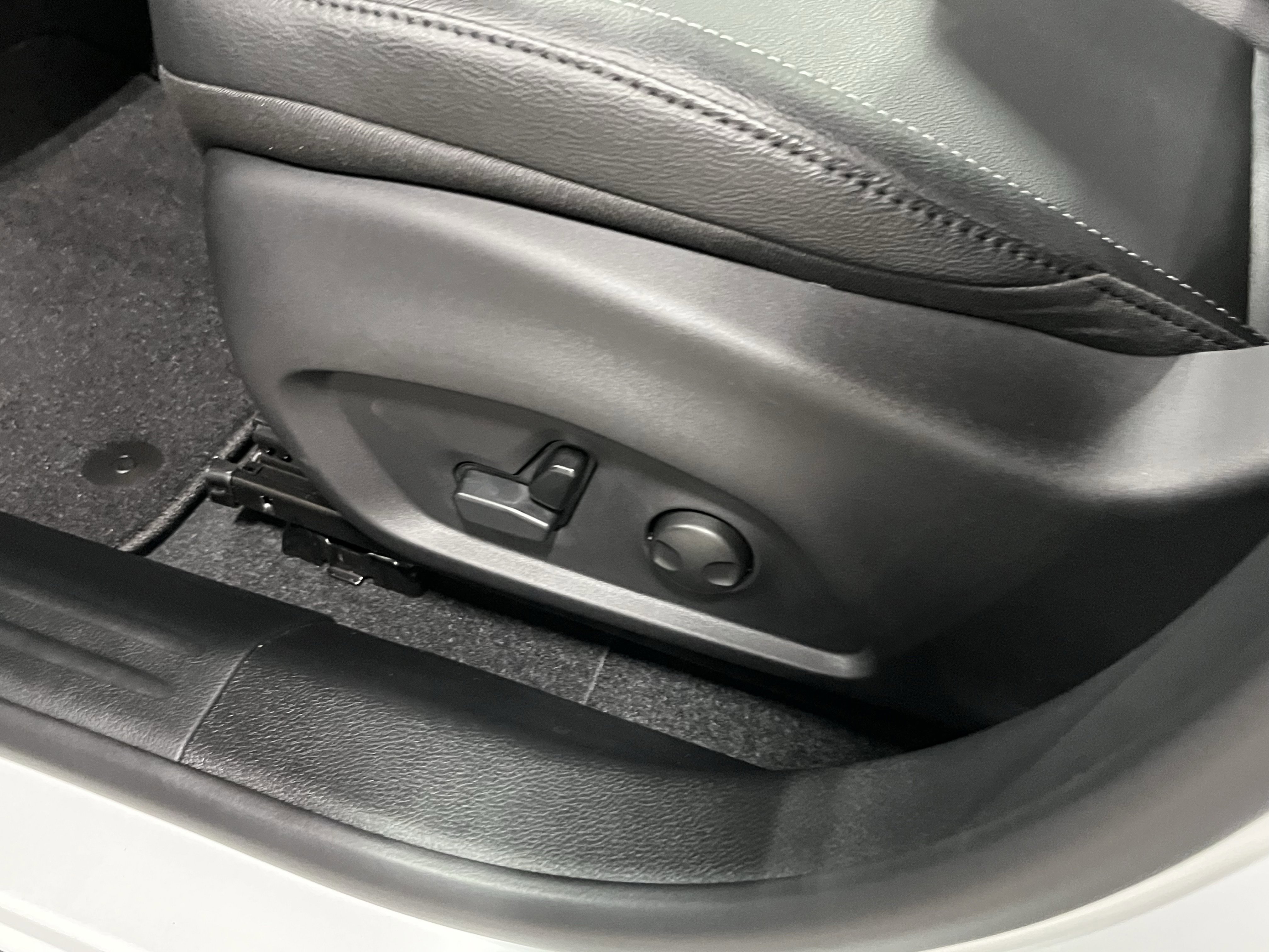 Certified 2026 Jeep Compass Limited image 16