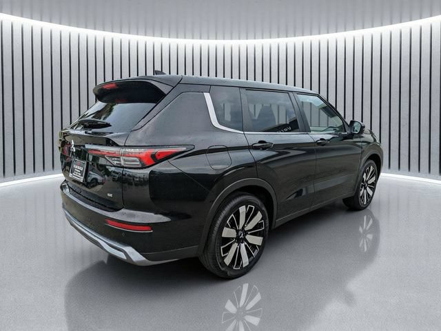Used 2025 Mitsubishi Outlander SE FWD image 4