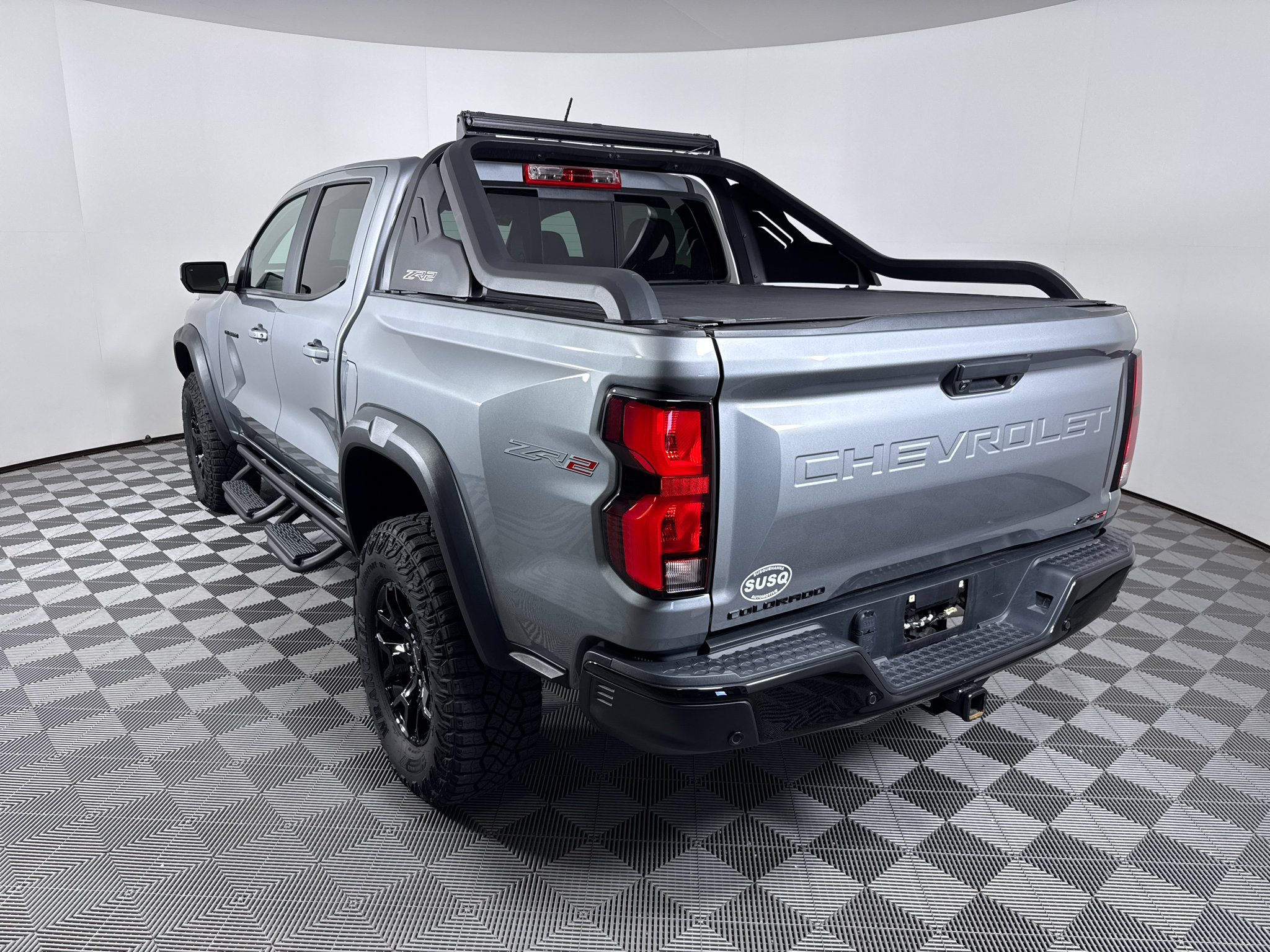 Used 2025 Chevrolet Colorado ZR2 w/ Midnight Edition AWD/4WD image 18