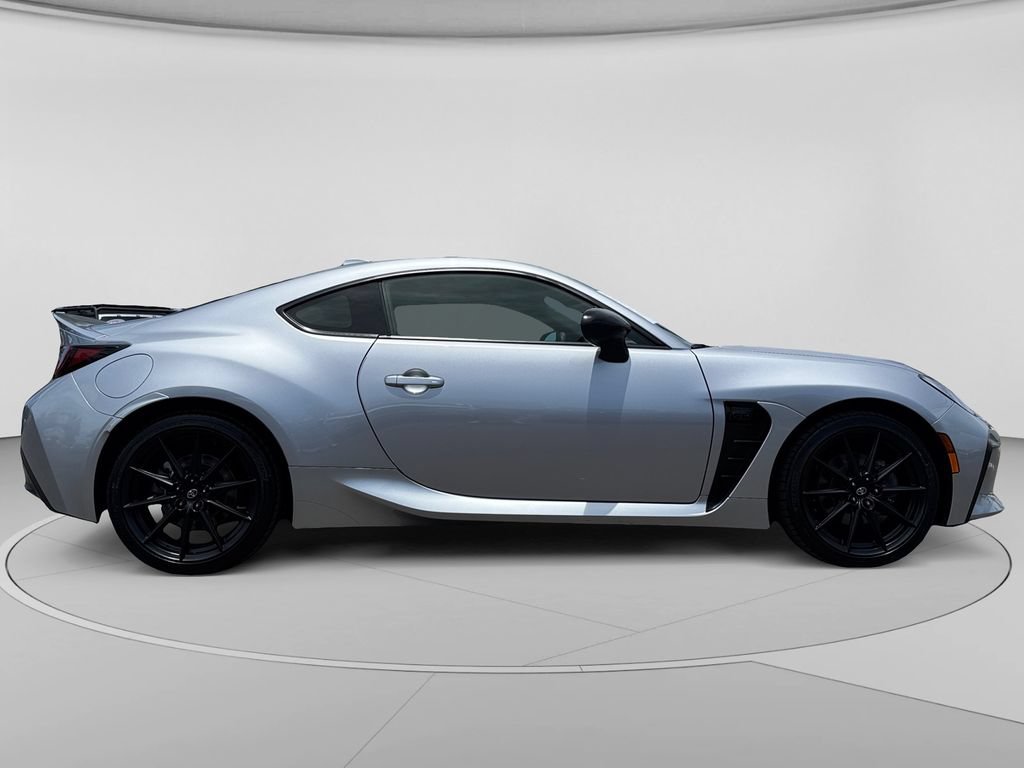 Used 2024 Toyota GR86 Premium RWD image 31