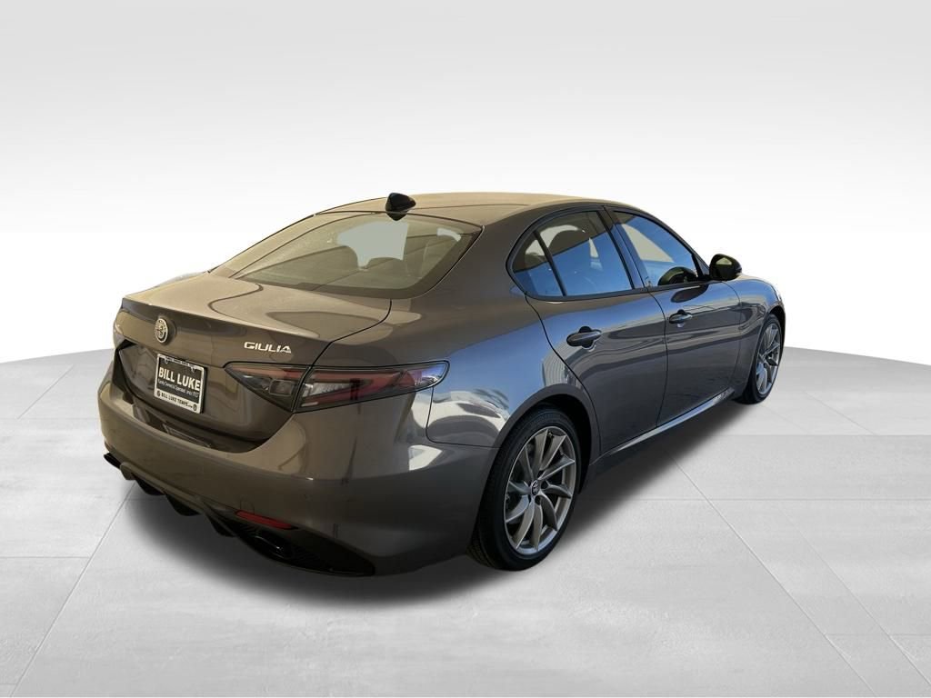New 2025 Alfa Romeo Giulia image 5