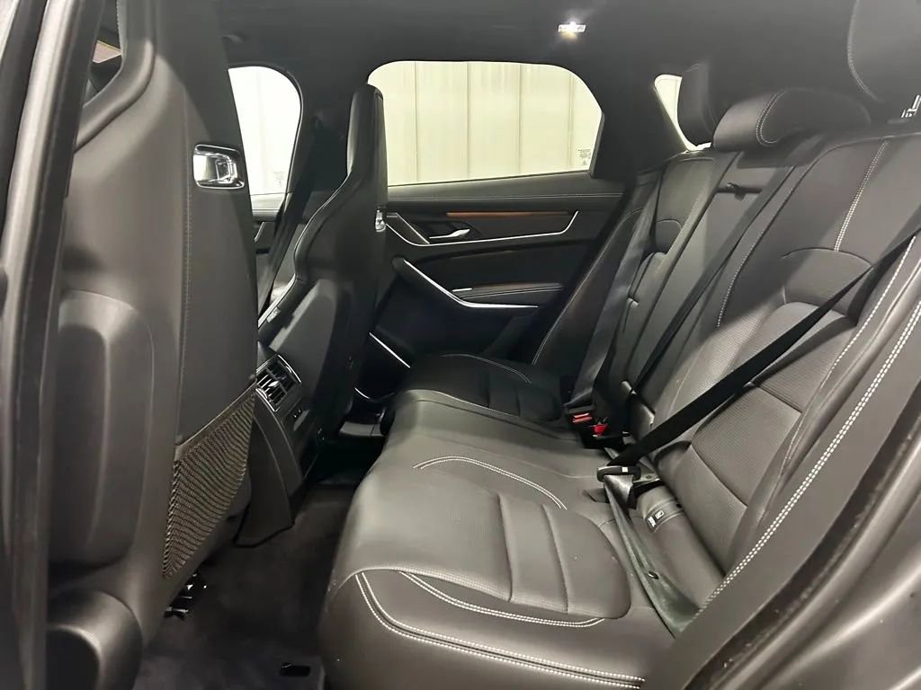 Used 2023 Jaguar F-PACE R-Dynamic S image 16