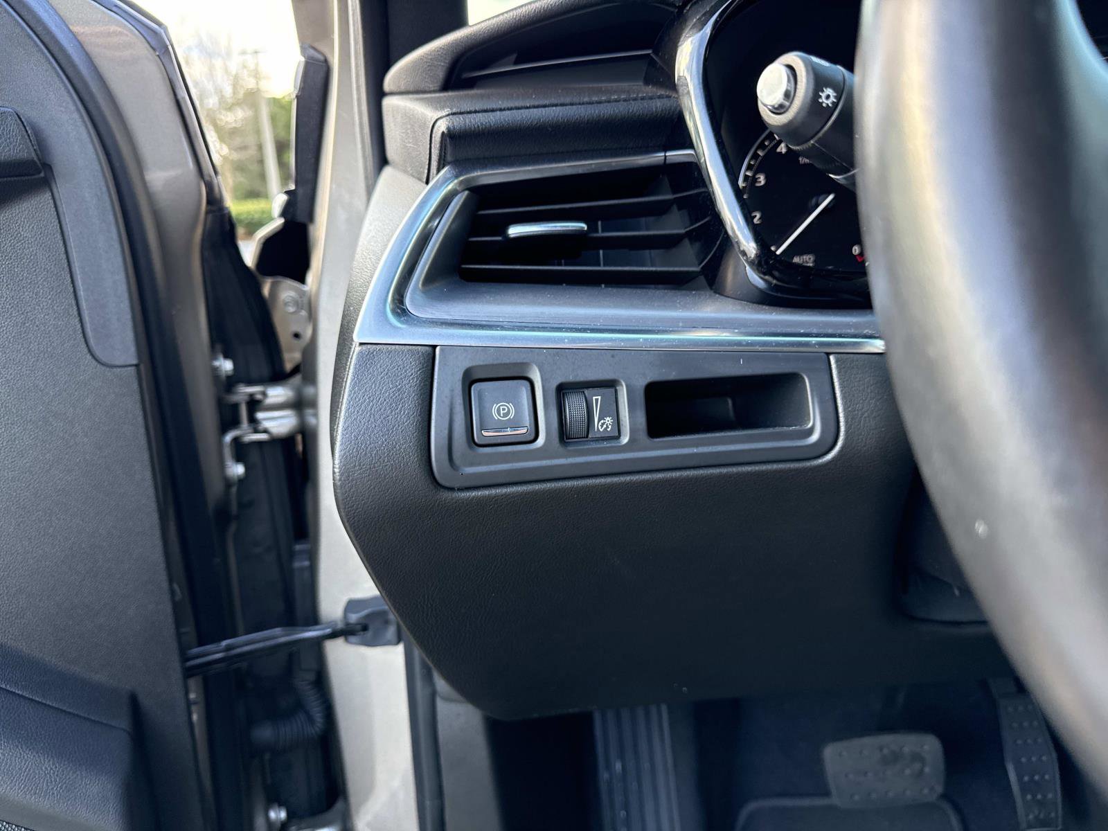 Used 2023 Cadillac XT5 Luxury image 32