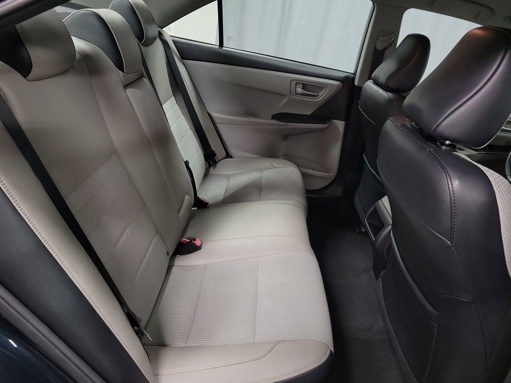 Used 2016 Toyota Camry SE image 21