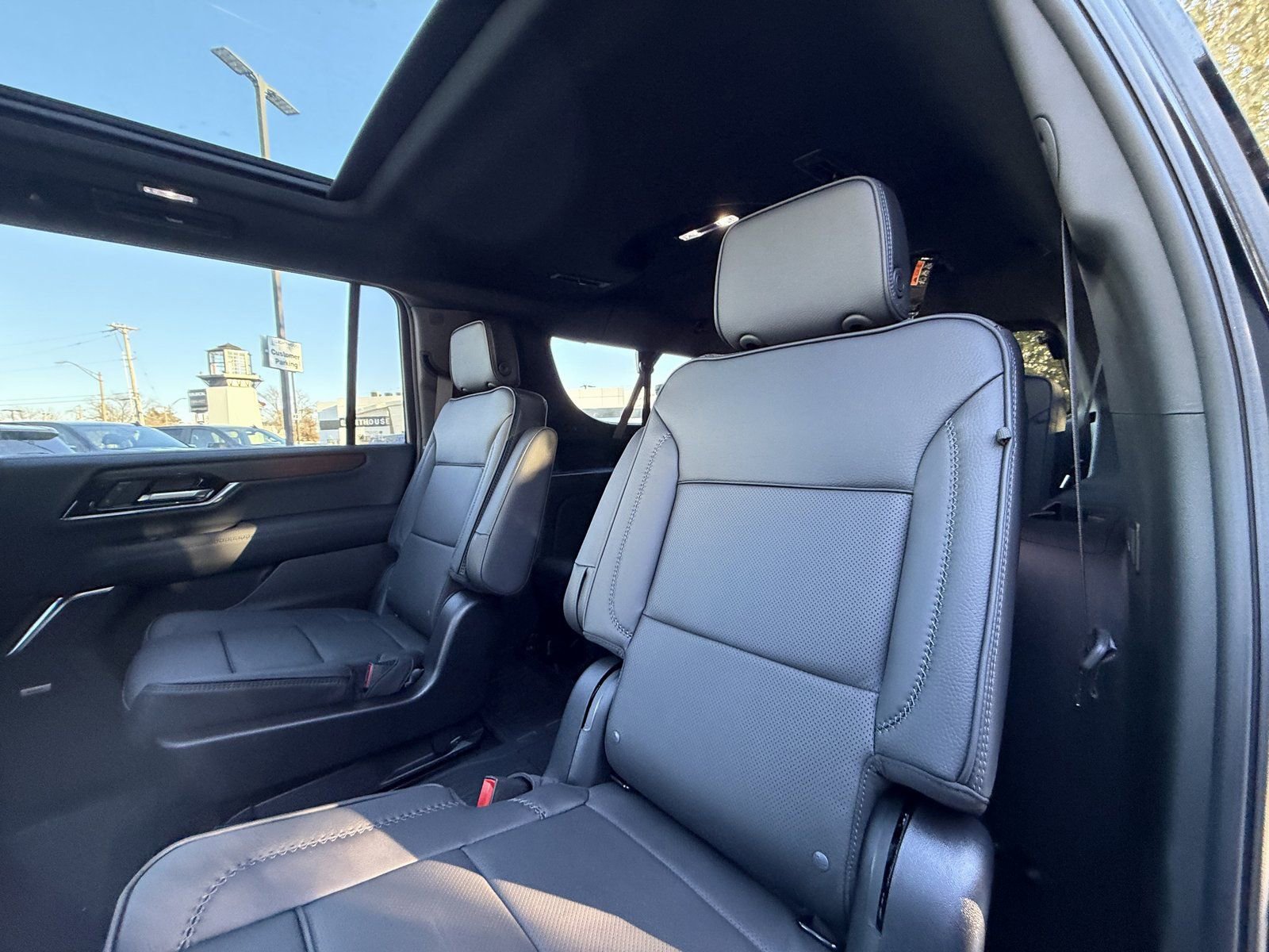 New 2025 GMC Yukon XL Denali w/ Sun & Power Step Package image 27