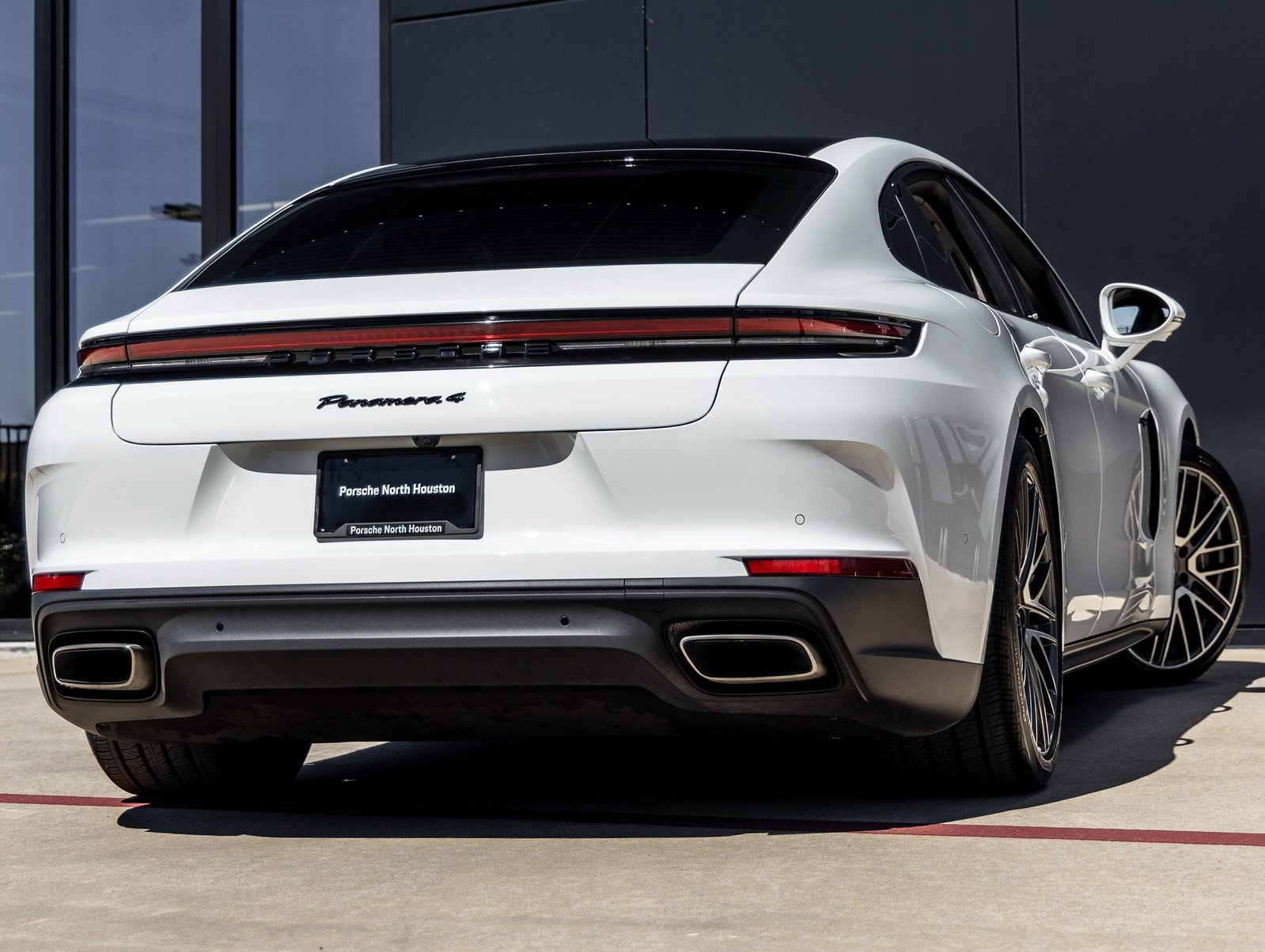 Certified 2025 Porsche Panamera 4 image 11