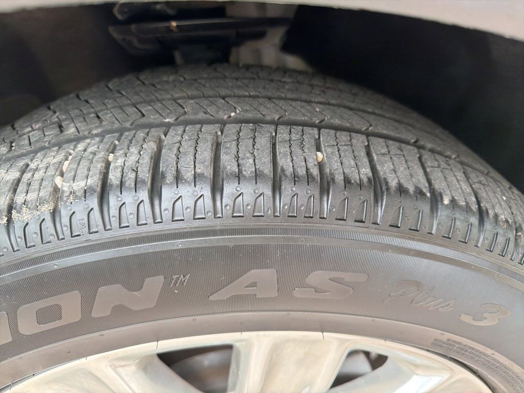 Used 2020 Ford Explorer Limited image 12