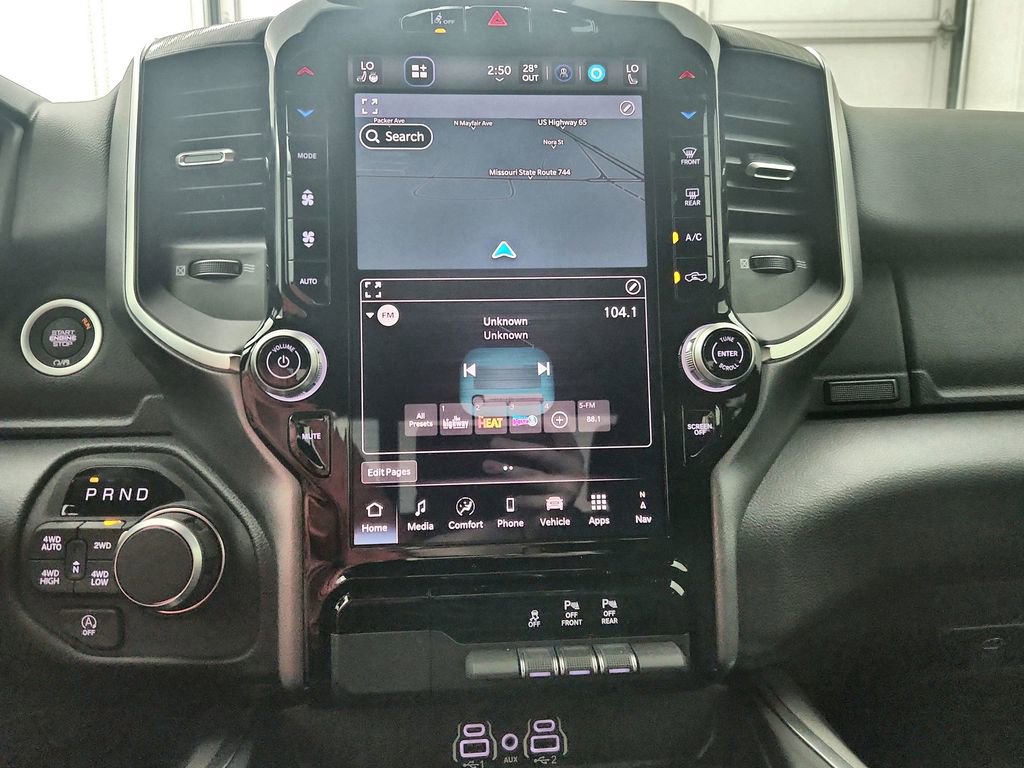 New 2026 RAM 1500 4x4 Crew Cab image 24