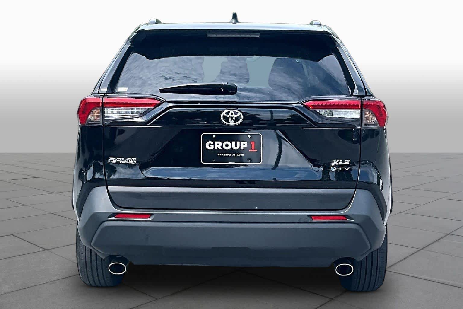 Used 2025 Toyota RAV4 XLE AWD/4WD image 5