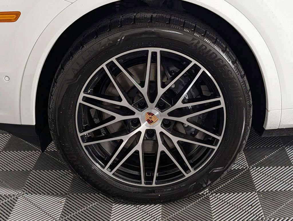 New 2026 Porsche Cayenne Coupe image 11