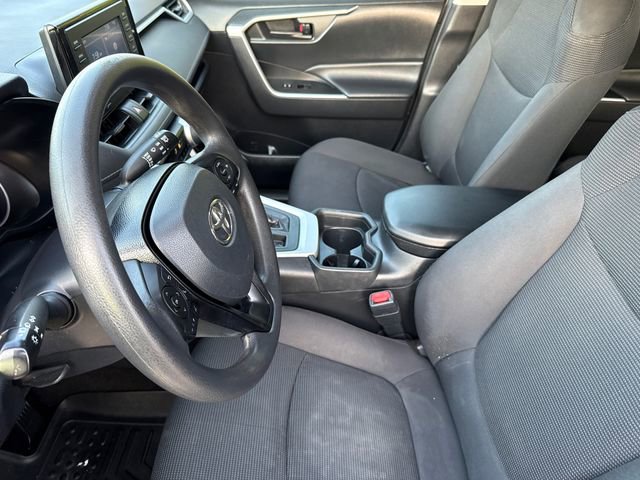 Used 2020 Toyota RAV4 LE FWD image 19