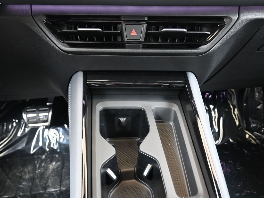 New 2026 Volkswagen Tiguan SEL R-Line image 32