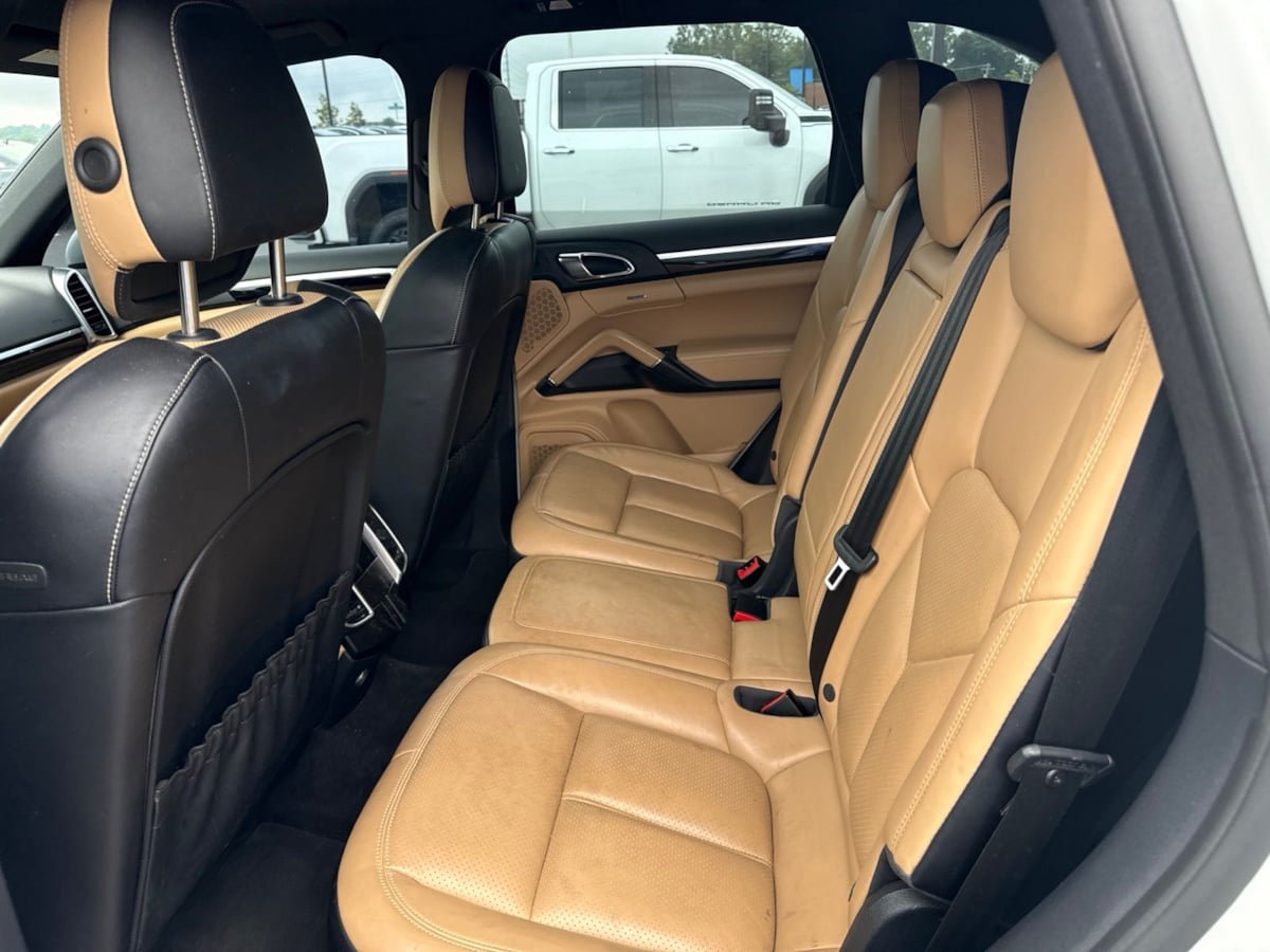 Used 2018 Porsche Cayenne Platinum Edition AWD/4WD image 4