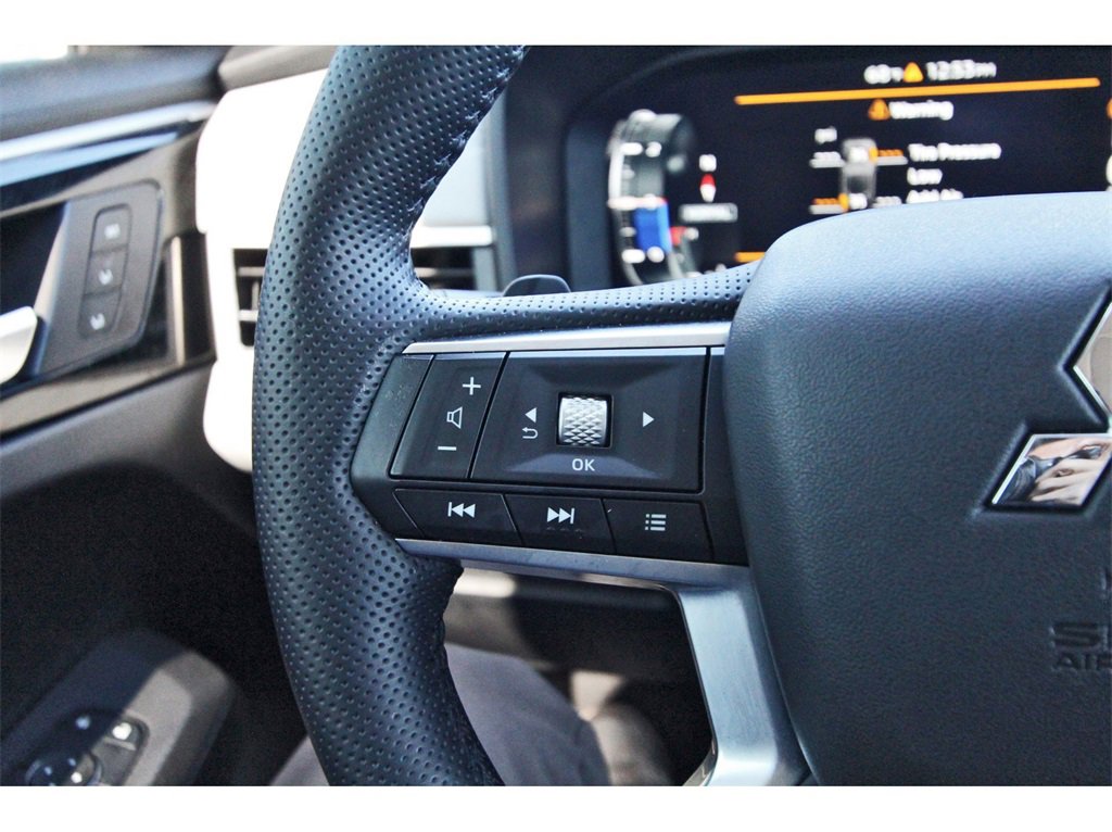 Used 2024 Mitsubishi Outlander SEL image 19