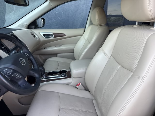 Used 2019 Nissan Pathfinder Platinum w/ Cargo Package AWD/4WD image 4