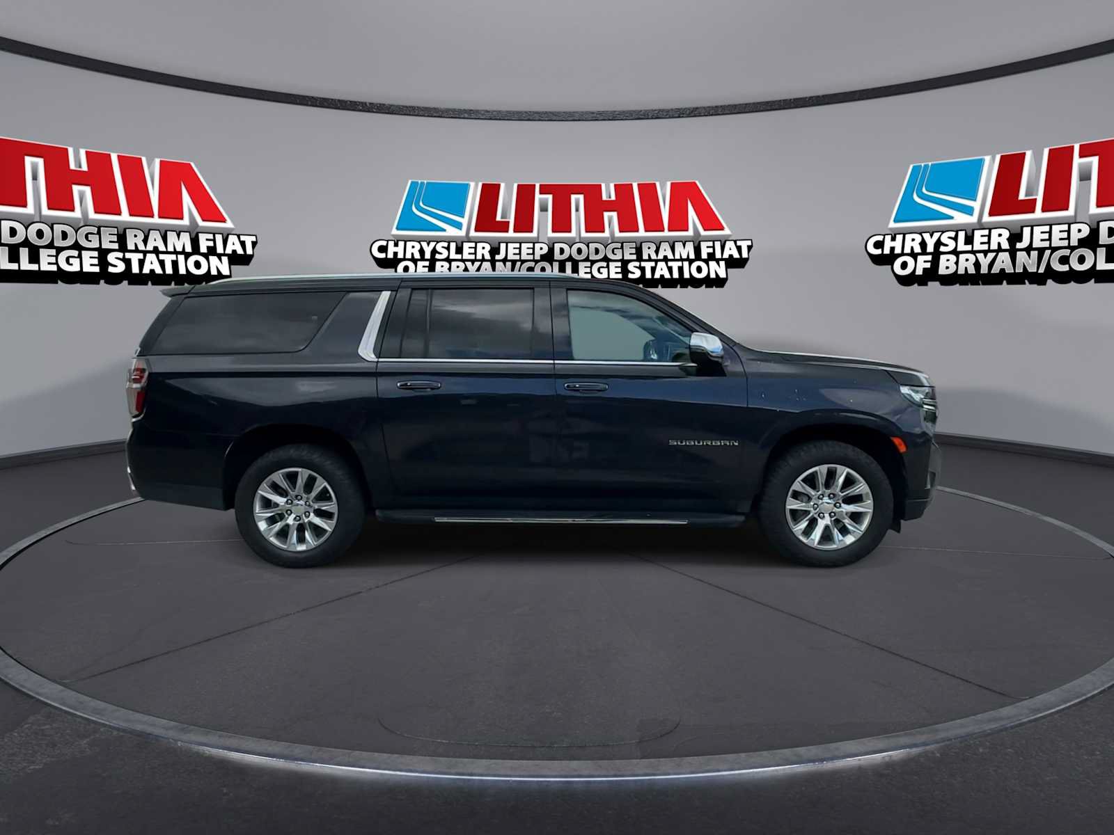 Used 2022 Chevrolet Suburban Premier AWD/4WD image 9