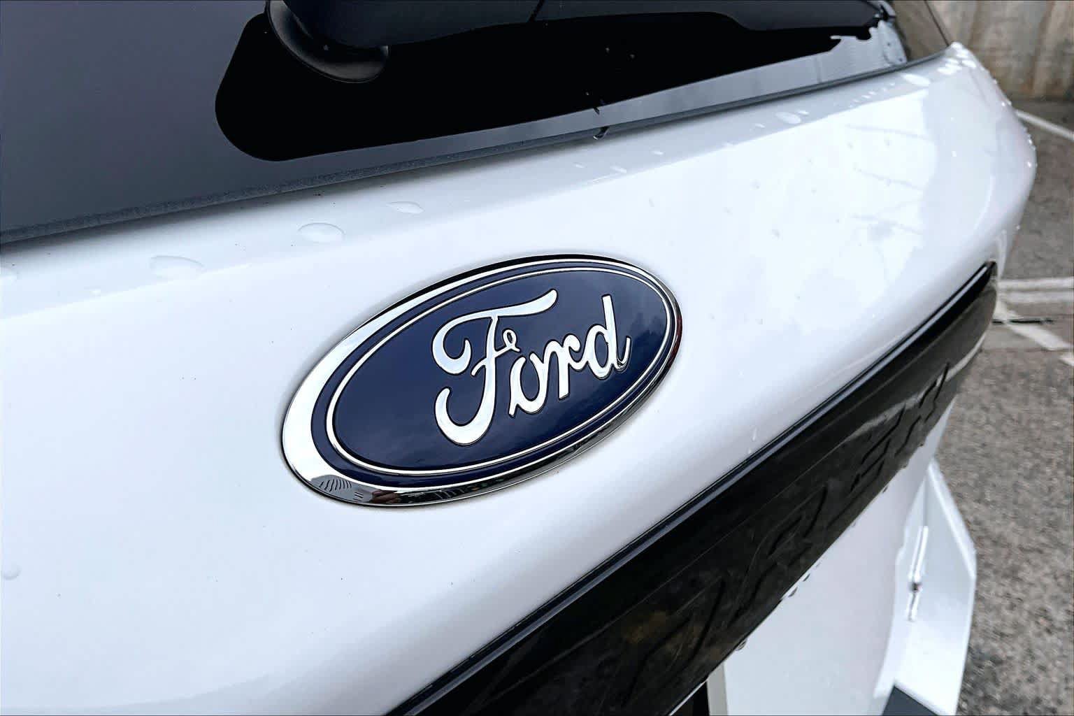 Used 2023 Ford Explorer ST w/ Equipment Group 401A AWD/4WD image 34