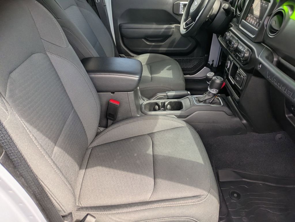 Used 2022 Jeep Wrangler Unlimited Sport image 24