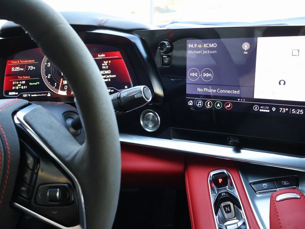 Used 2023 Chevrolet Corvette Stingray Premium Conv w/ Z51 Performance Package image 34