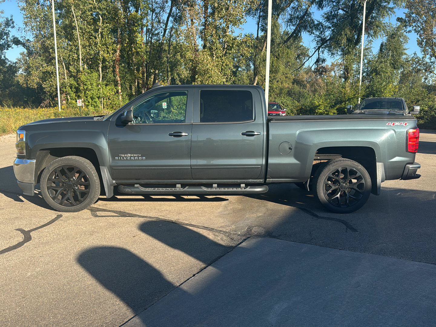 Used 2017 Chevrolet Silverado 1500 LT w/ LPO, Black Pack AWD/4WD image 2