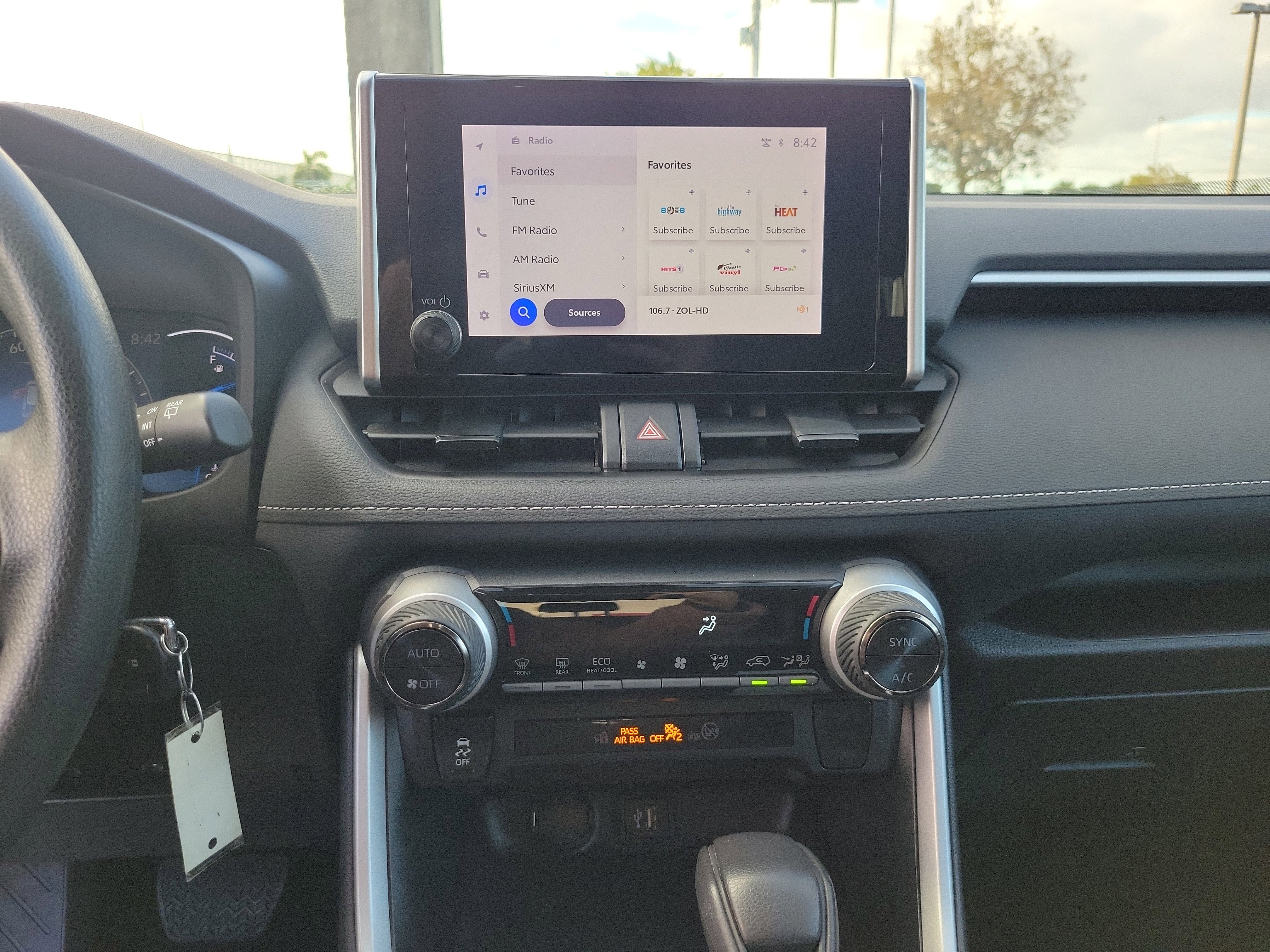 Used 2024 Toyota RAV4 LE image 19