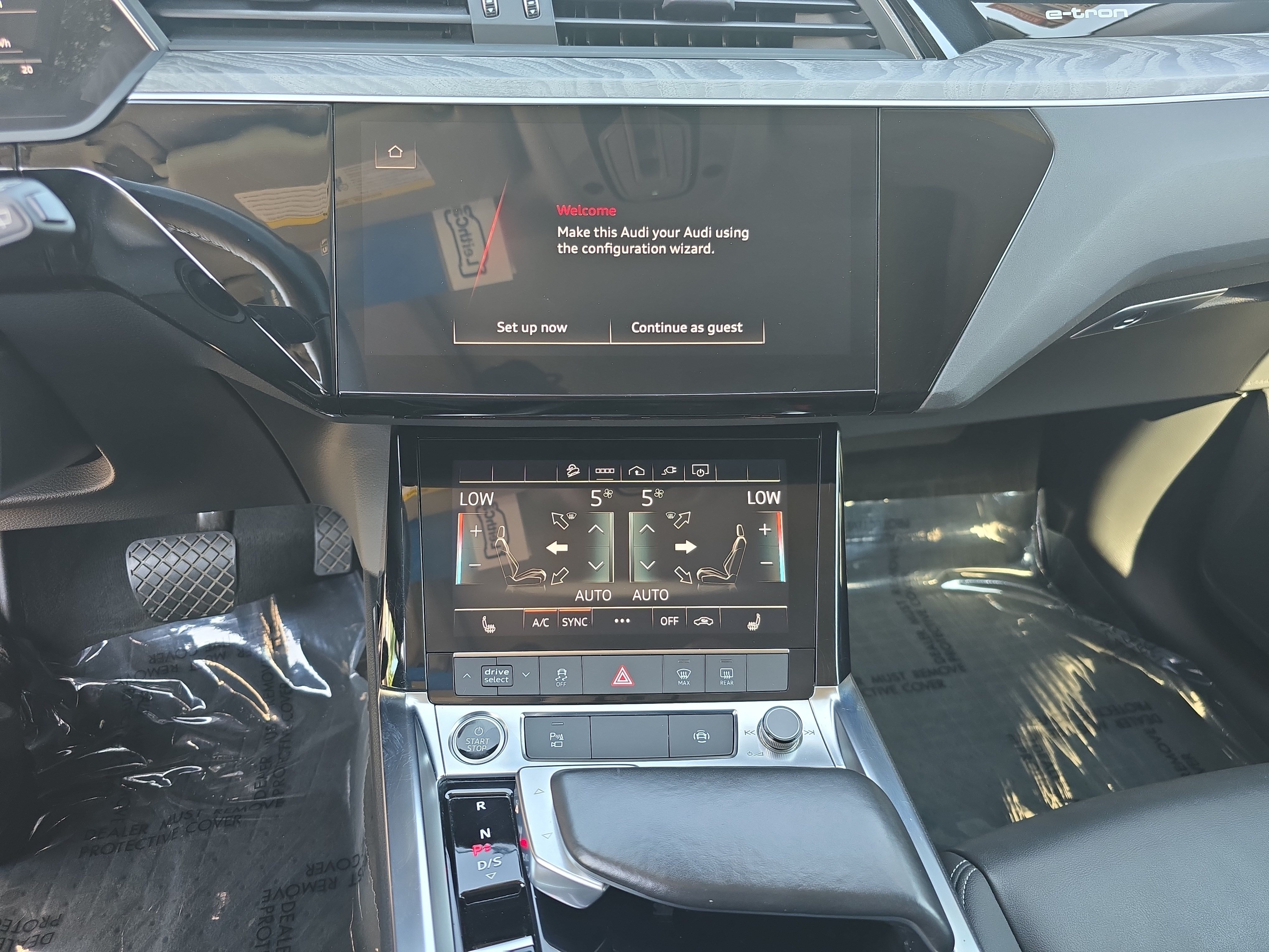 Used 2021 Audi e-tron Premium w/ Towing Package AWD/4WD image 17