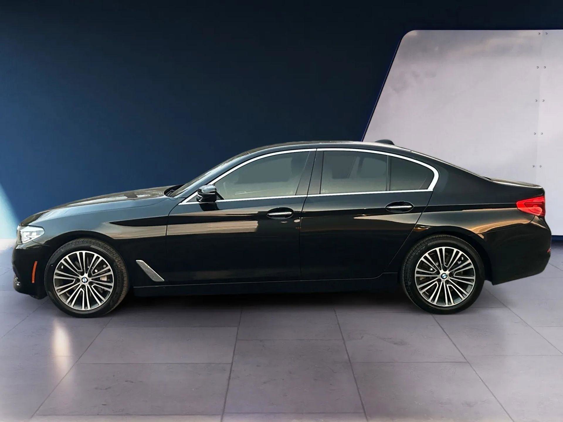 Used 2018 BMW 530i xDrive w/ Premium Package AWD/4WD image 2
